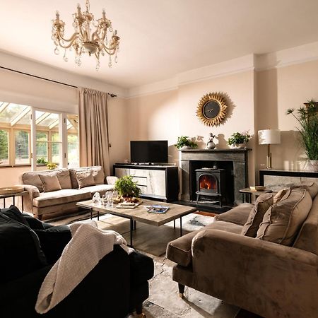 Вилла Downwood Vineyard Manor In Idyllic Countryside Бландфорд-Форум Экстерьер фото