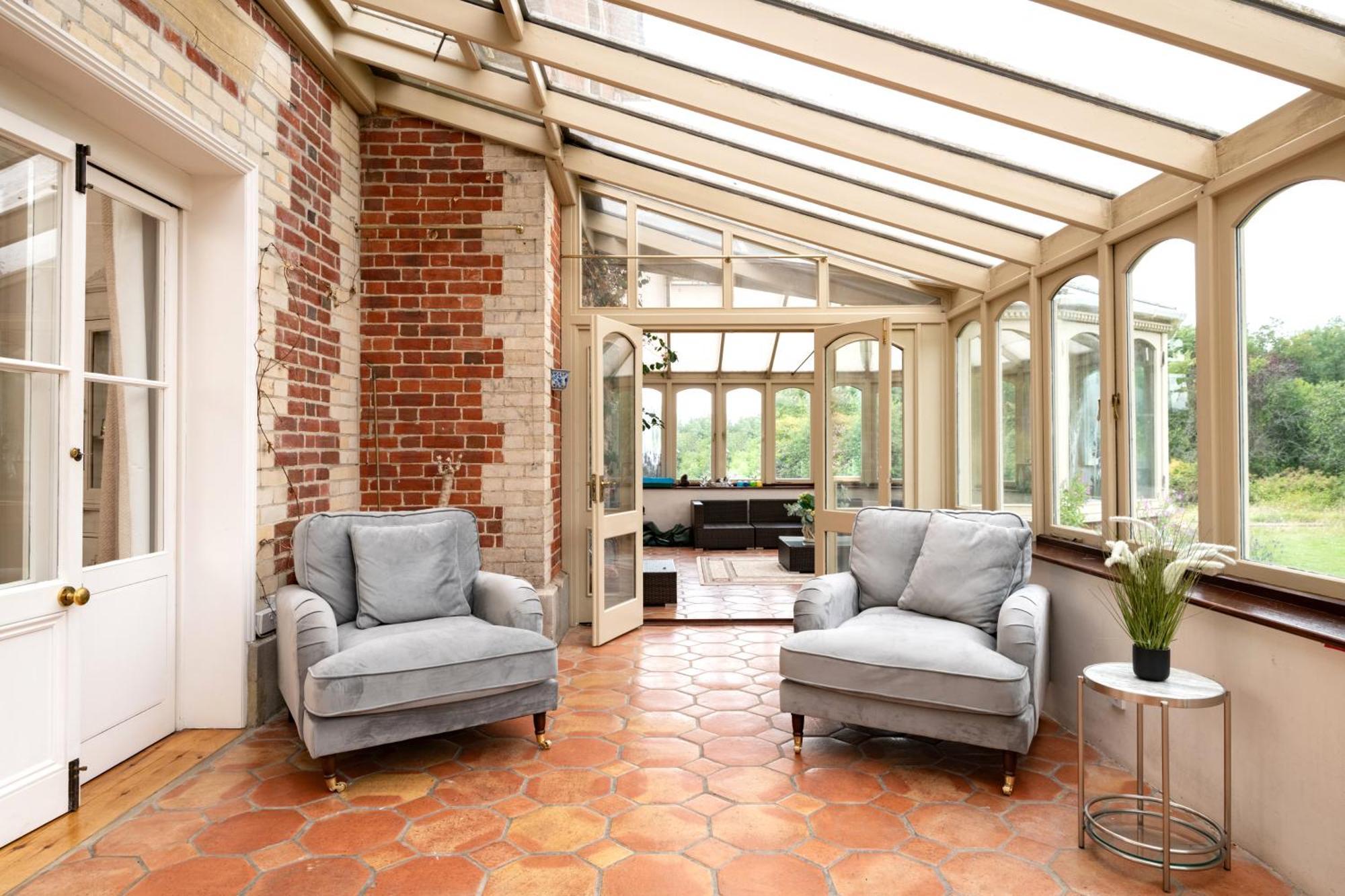 Вилла Downwood Vineyard Manor In Idyllic Countryside Бландфорд-Форум Экстерьер фото