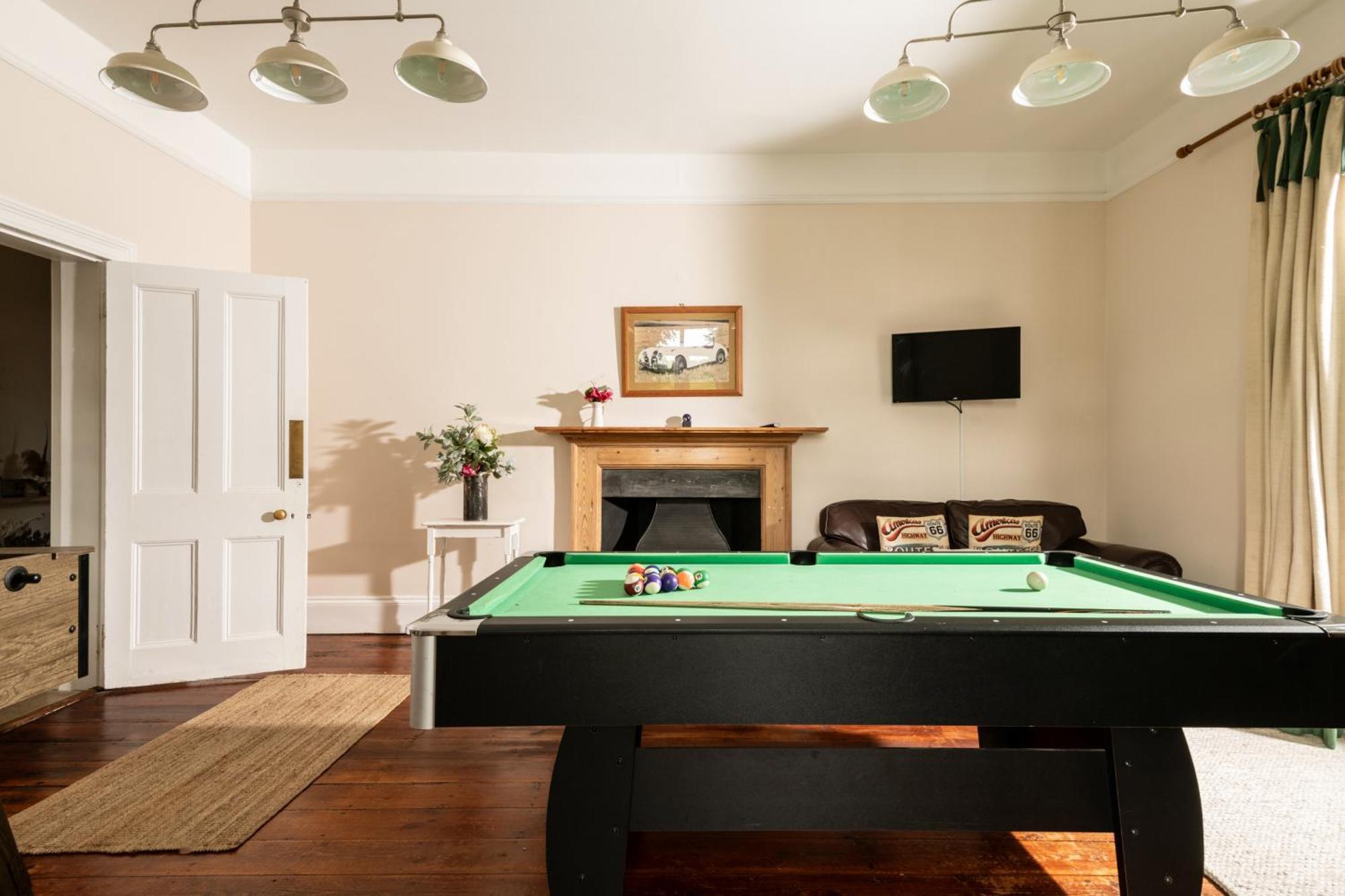 Вилла Downwood Vineyard Manor In Idyllic Countryside Бландфорд-Форум Экстерьер фото