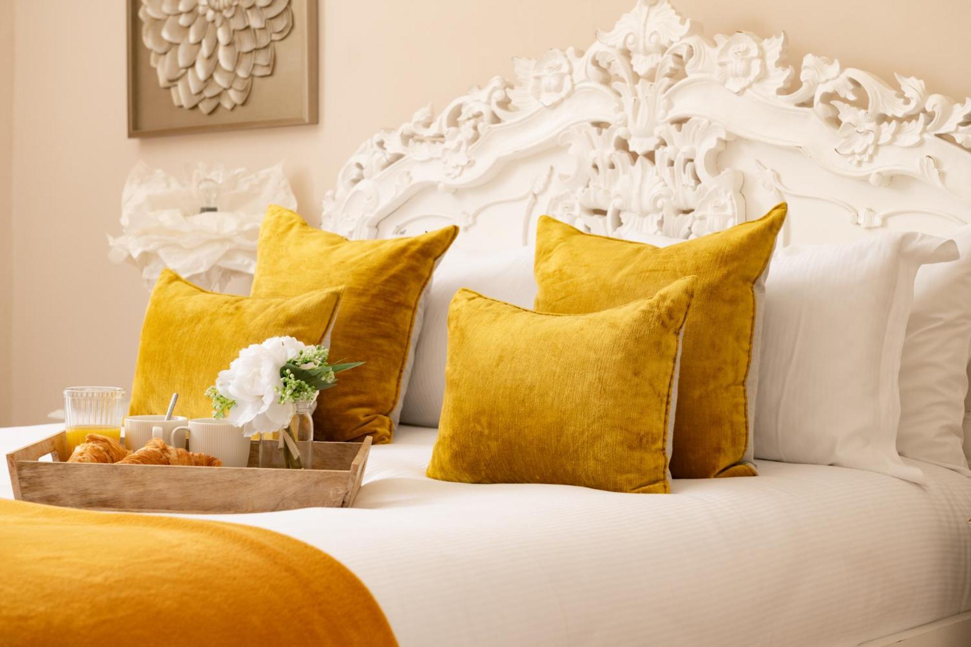 Вилла Downwood Vineyard Manor In Idyllic Countryside Бландфорд-Форум Экстерьер фото