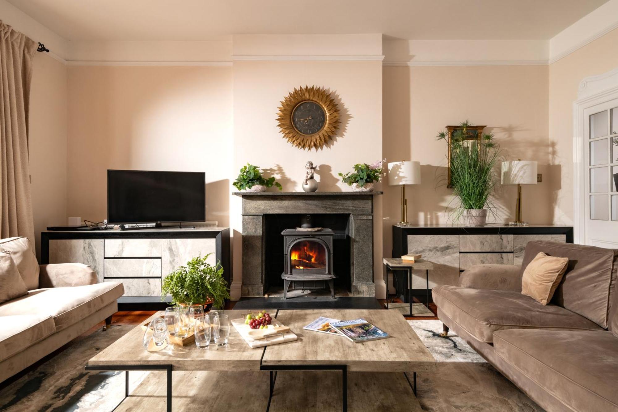 Вилла Downwood Vineyard Manor In Idyllic Countryside Бландфорд-Форум Экстерьер фото