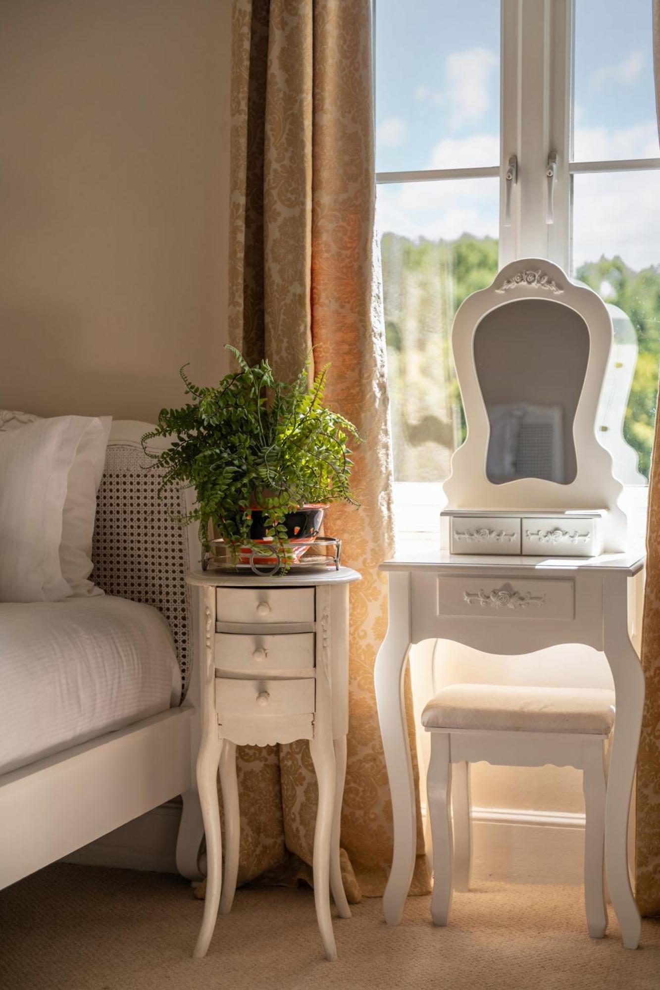 Вилла Downwood Vineyard Manor In Idyllic Countryside Бландфорд-Форум Экстерьер фото